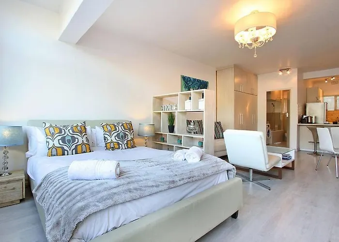 Studio 18 On The Golden Mile Next To V&A Waterfront